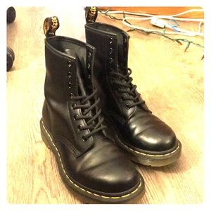 Doc Martens, barley worn